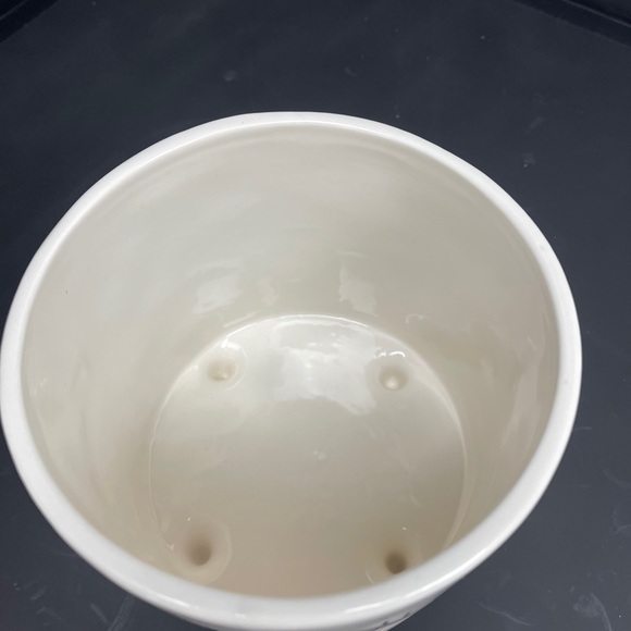 Rae Dunn Planter / pot - Picture 5 of 7